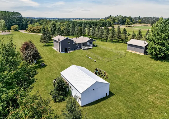 2nd image of 35130 Hinckley Rd, Hinckley, MN 55037 | MLS# 7122426