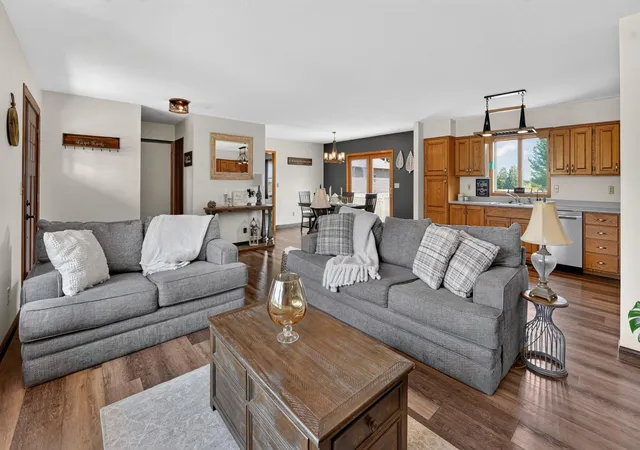 5th image of 35130 Hinckley Rd, Hinckley, MN 55037 | MLS# 7122426