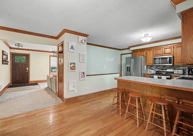 Photo 4 of Sale Pending at 6096 Birch Rd, Prior Lake, MN 55372 | MLS# 7122433 | Listing updated on 2026-09-03