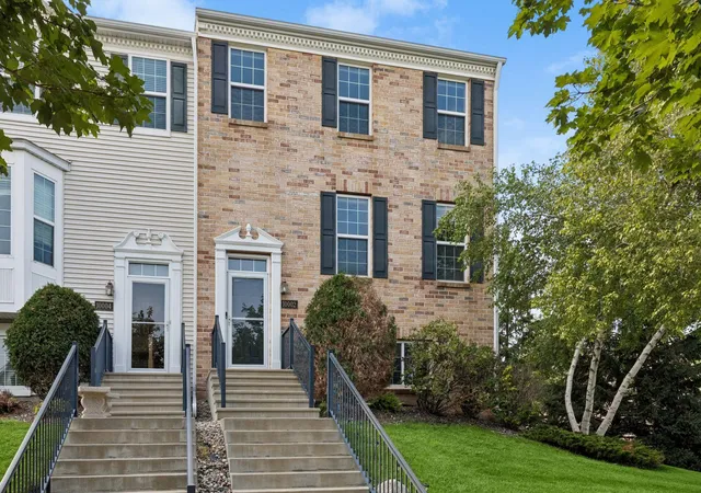 1st image of 10002 Gentian Dr, Eden Prairie, MN 55347 | MLS# 7122435