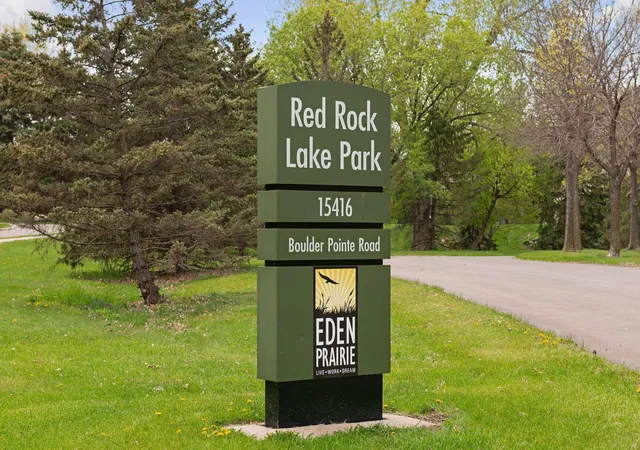 82nd image of 10002 Gentian Dr, Eden Prairie, MN 55347 | MLS# 7122435