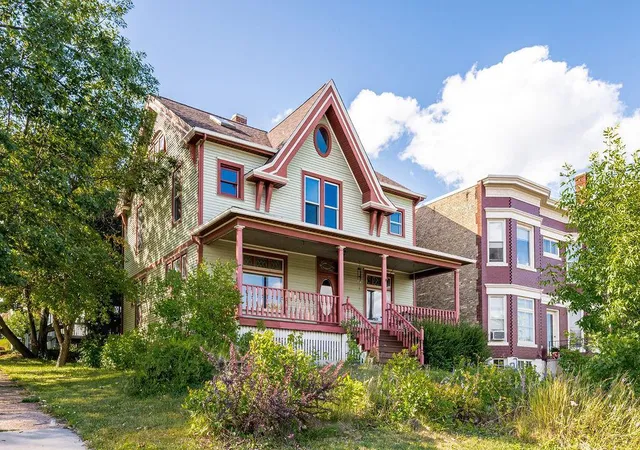 1st image of 1101 E 4th Street, Duluth, MN 55805 | MLS# 7122442