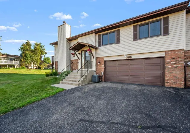 2nd image of 3837 Gershwin Ave N, Saint Paul, MN 55128 | MLS# 7122452