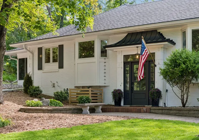 2nd image of 2312 Sheridan Hills Rd, Wayzata, MN 55391 | MLS# 7122454