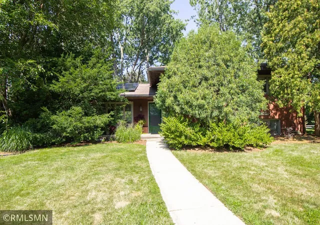 Photo 1 of Sale Pending at 1 Hingham Cir, Saint Paul, MN 55118 | MLS# 7122461 | Listing updated on 2026-08-22