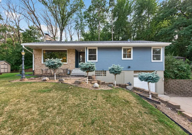 Photo 2 of Single family home for sale at 1417 Stickney Ave, South Saint Paul, MN 55075 | MLS# 7122464 | Listing updated on 2026-09-17