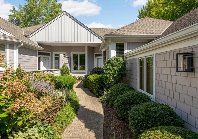 Photo 2 of Single family home for sale at 2934 Pelican Point Cir, Mound, MN 55364 | MLS# 7122478 | Listing updated on 2026-09-02