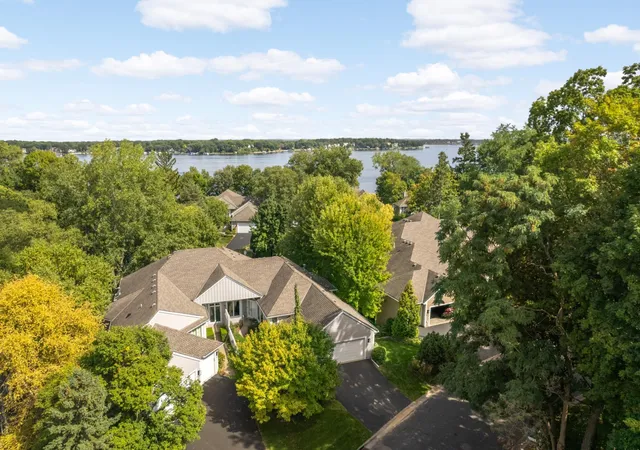 Photo 4 of Single family home for sale at 2934 Pelican Point Cir, Mound, MN 55364 | MLS# 7122478 | Listing updated on 2026-09-02