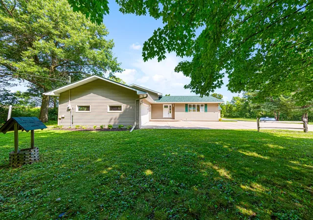 1st image of 2518 14th St Ne, Faribault, MN 55021 | MLS# 7122485