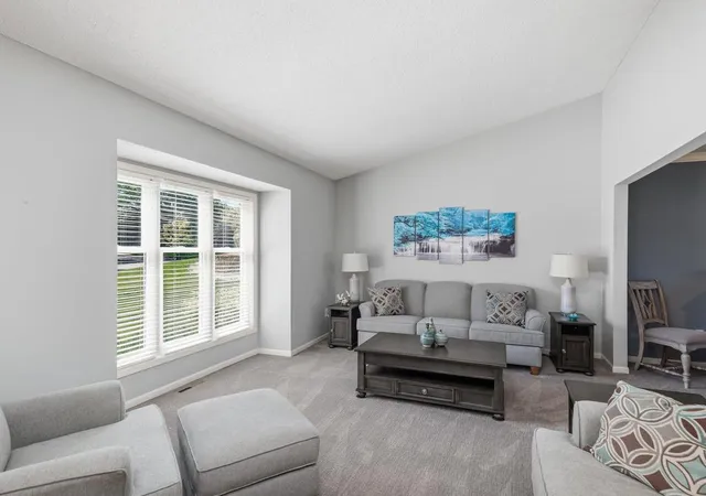 Photo 3 of Single family home for sale at 733 Ashley Dr, Chaska, MN 55318 | MLS# 7122493 | Listing updated on 2026-09-30