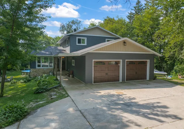 Photo 1 of Single family home for sale at 6813 Woodbine Ct Se, Rochester, MN 55904 | MLS# 7122514 | Listing updated on 2026-09-21
