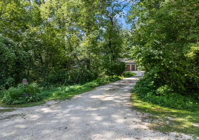 Photo 3 of Single family home for sale at 6813 Woodbine Ct Se, Rochester, MN 55904 | MLS# 7122514 | Listing updated on 2026-09-21