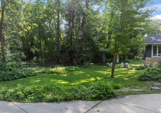 Photo 4 of Single family home for sale at 6813 Woodbine Ct Se, Rochester, MN 55904 | MLS# 7122514 | Listing updated on 2026-09-21