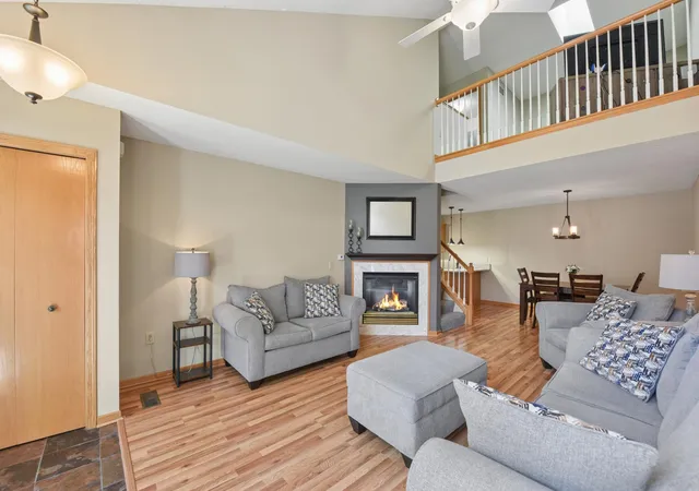 3rd image of 2335 Oakridge Cir, Hudson, WI 54016 | MLS# 7122515