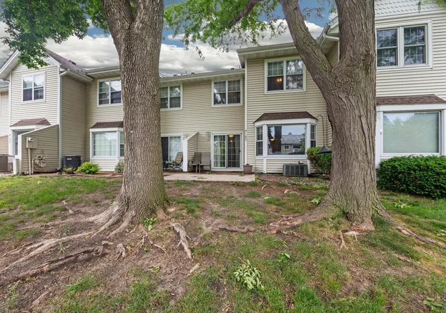 2nd image of 4163 Maureen Dr Ne, Minneapolis, MN 55421 | MLS# 7122522