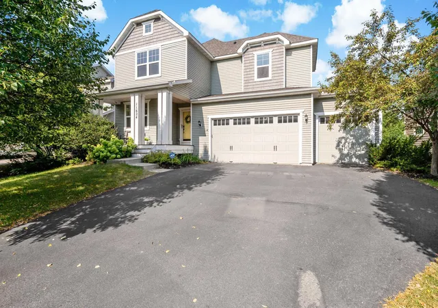 Single family home for sale at 11624 Ivywood Cir, Saint Paul, MN 55129 | MLS# 7122527