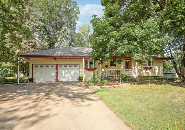 Photo 2 of Sale Pending at 5840 Tennison Dr Ne, Minneapolis, MN 55432 | MLS# 7122548 | Listing updated on 2026-09-25