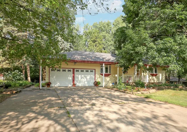 Photo 3 of Sale Pending at 5840 Tennison Dr Ne, Minneapolis, MN 55432 | MLS# 7122548 | Listing updated on 2026-09-25