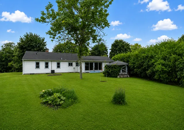 Photo 3 of Single family home for sale at 128 N Park Ln, Le Sueur, MN 56058 | MLS# 7122556 | Listing updated on 2026-09-23