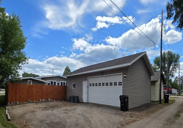 Photo 2 of Sale Pending at 640 9th Avenue SW, Valley City, ND 58072 | MLS# 7122559 | Listing updated on 2026-08-29