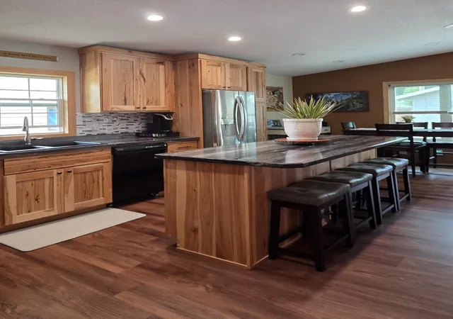Photo 4 of Sale Pending at 640 9th Avenue SW, Valley City, ND 58072 | MLS# 7122559 | Listing updated on 2026-08-29