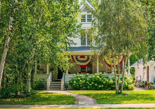 Photo 1 of Single family home for sale at 215 Elm St, Northfield, MN 55057 | MLS# 7122596 | Listing updated on 2026-09-01