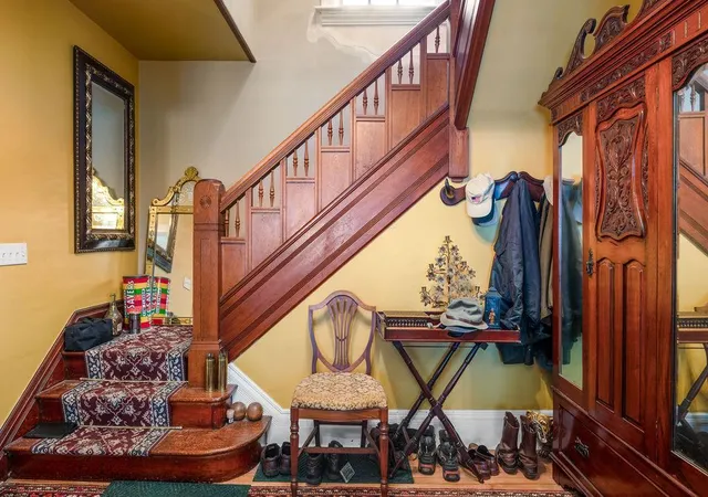 Photo 4 of Single family home for sale at 215 Elm St, Northfield, MN 55057 | MLS# 7122596 | Listing updated on 2026-09-23