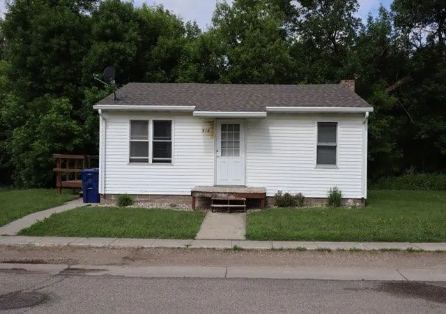 1st image of 516 Kempel Dr, Lisbon, ND 58054 | MLS# 7122622