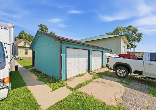 Photo 19 of Single family home for sale at 1009 Campbell Ave Nw, Willmar, MN 56201 | MLS# 7122625 | Listing updated on 2026-08-29