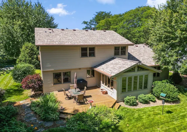 2nd image of 9903 Balmoral Ln, Eden Prairie, MN 55347 | MLS# 7122642