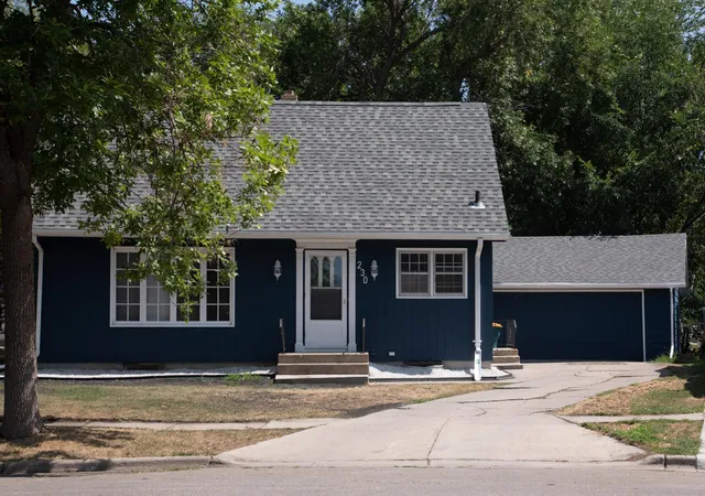 2nd image of 230 5Th Ave E, West Fargo, ND 58078 | MLS# 7122646