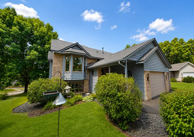 Photo 2 of Single family home for sale at 940 Douglas Ct, Anoka, MN 55303 | MLS# 7122654 | Listing updated on 2026-09-04