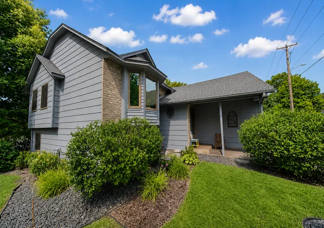 Photo 3 of Single family home for sale at 940 Douglas Ct, Anoka, MN 55303 | MLS# 7122654 | Listing updated on 2026-09-04