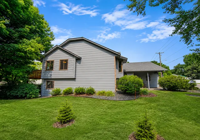 Photo 3 of Single family home for sale at 940 Douglas Ct, Anoka, MN 55303 | MLS# 7122654 | Listing updated on 2026-09-04