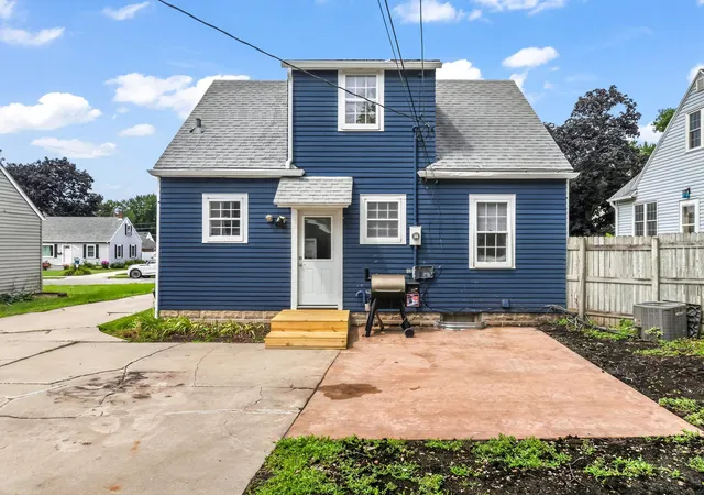 Photo 3 of Sale Pending at 1202 12th Avenue Ne, Rochester, MN 55906 | MLS# 7122669 | Listing updated on 2026-08-19