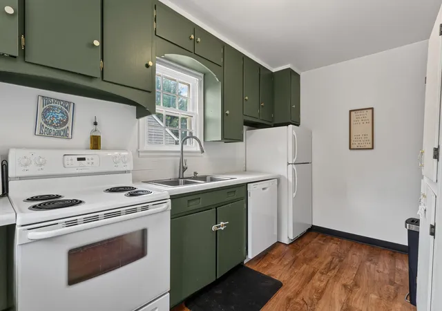 Photo 3 of Sale Pending at 1202 12th Avenue NE, Rochester, MN 55906 | MLS# 7122669 | Listing updated on 2026-08-19