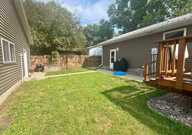 Photo 2 of Single family home for sale at 305 E 12th Street, Redwood Falls, MN 56283 | MLS# 7122684 | Listing updated on 2026-08-12