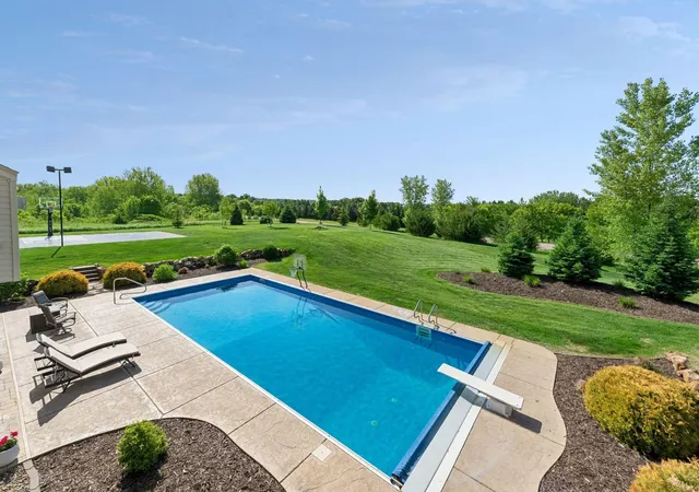 Photo 4 of Single family home for sale at 6025 Century Ln, Prior Lake, MN 55372 | MLS# 7122703 | Listing updated on 2026-10-02