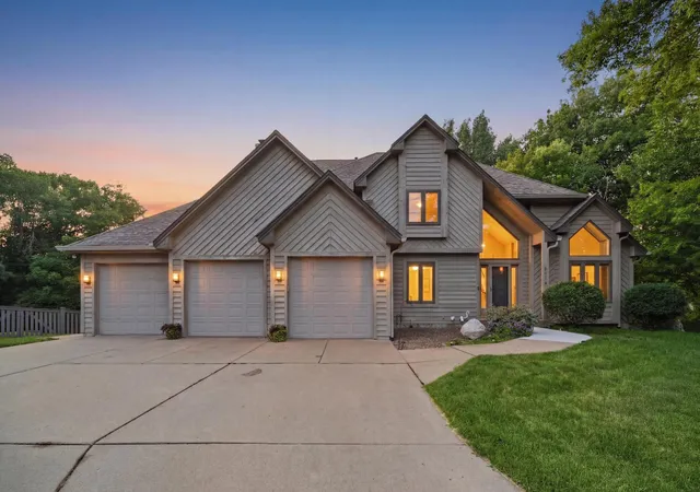Photo 1 of Single family home for sale at 6170 Dallas Ln N, Plymouth, MN 55446 | MLS# 7122707 | Listing updated on 2026-09-17