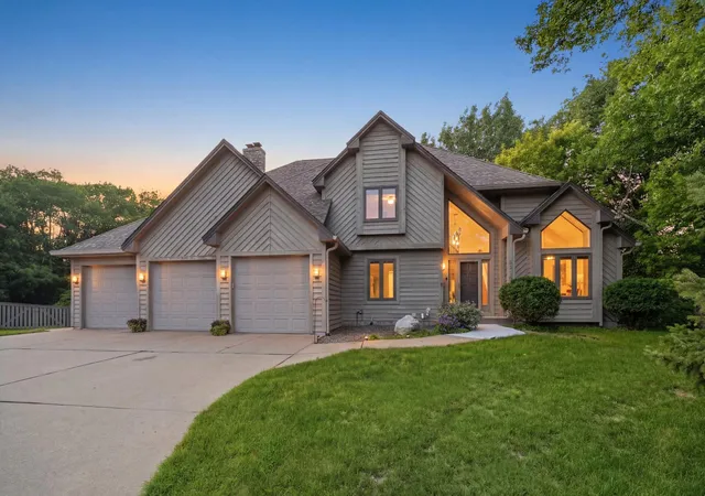 Photo 2 of Single family home for sale at 6170 Dallas Ln N, Plymouth, MN 55446 | MLS# 7122707 | Listing updated on 2026-09-17