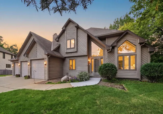 Photo 3 of Single family home for sale at 6170 Dallas Ln N, Plymouth, MN 55446 | MLS# 7122707 | Listing updated on 2026-09-17