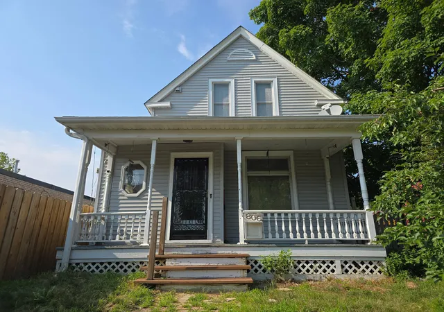 1st image of 806 E 36th St, Minneapolis, MN 55407 | MLS# 7122711