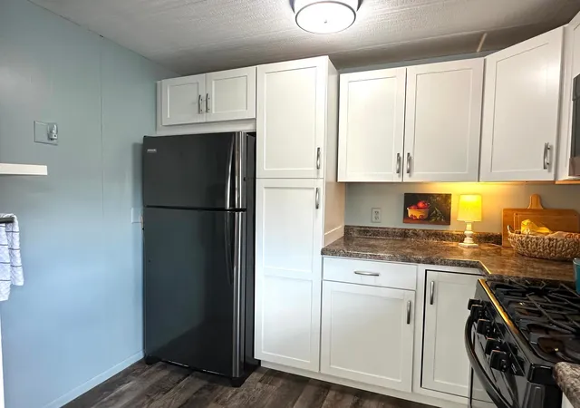 image of 929 W Iowa St, Lake City, MN 55041 | MLS# 7122722