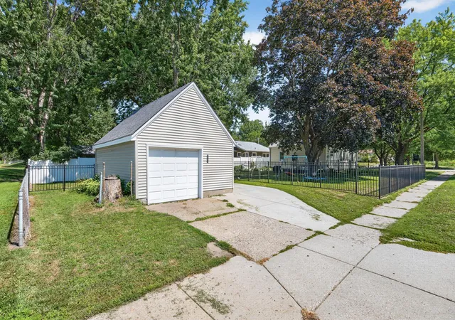 28th image of 1117 Stryker Ave, Saint Paul, MN 55118 | MLS# 7122733