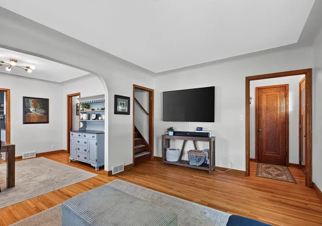 3rd image of 1117 Stryker Ave, Saint Paul, MN 55118 | MLS# 7122733