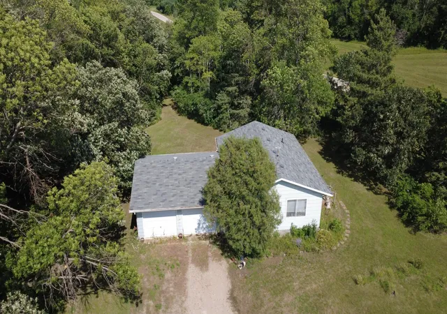 Photo 3 of Single family home for sale at 2134 County Rd 1 Nw, Evansville, MN 56326 | MLS# 7122750 | Listing updated on 2026-10-09