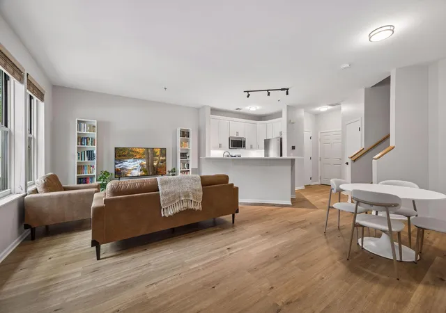 Listing Photo 5 - Condo for sale in building located at 600 N 2Nd St, Minneapolis, MN 55401 - Unit #102