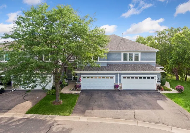 2nd image of 2703 Spy Glass Dr, Chaska, MN 55318 | MLS# 7122773