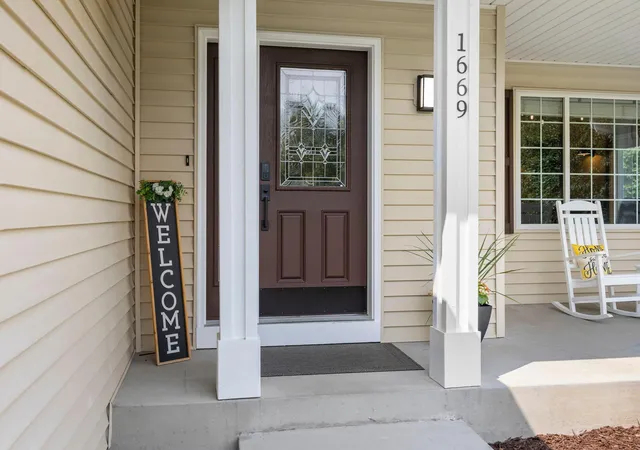 Photo 3 of Sale Pending at 1669 Lakeland Cir, Hugo, MN 55038 | MLS# 7122799 | Listing updated on 2026-09-01