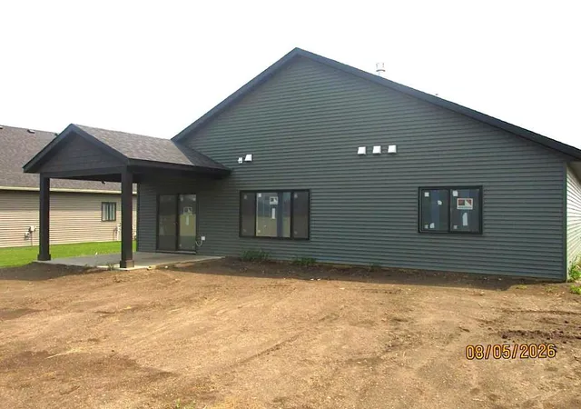 Photo 2 of Single family home for sale at 1804 Sunny Pl Se, Pine Island, MN 55963 | MLS# 7122808 | Listing updated on 2026-08-07